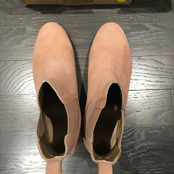 Urban Outfitters Suede Chelsea Boots - Picture 3 of 6